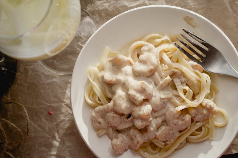 Creamy fettuccine alfredo pasta